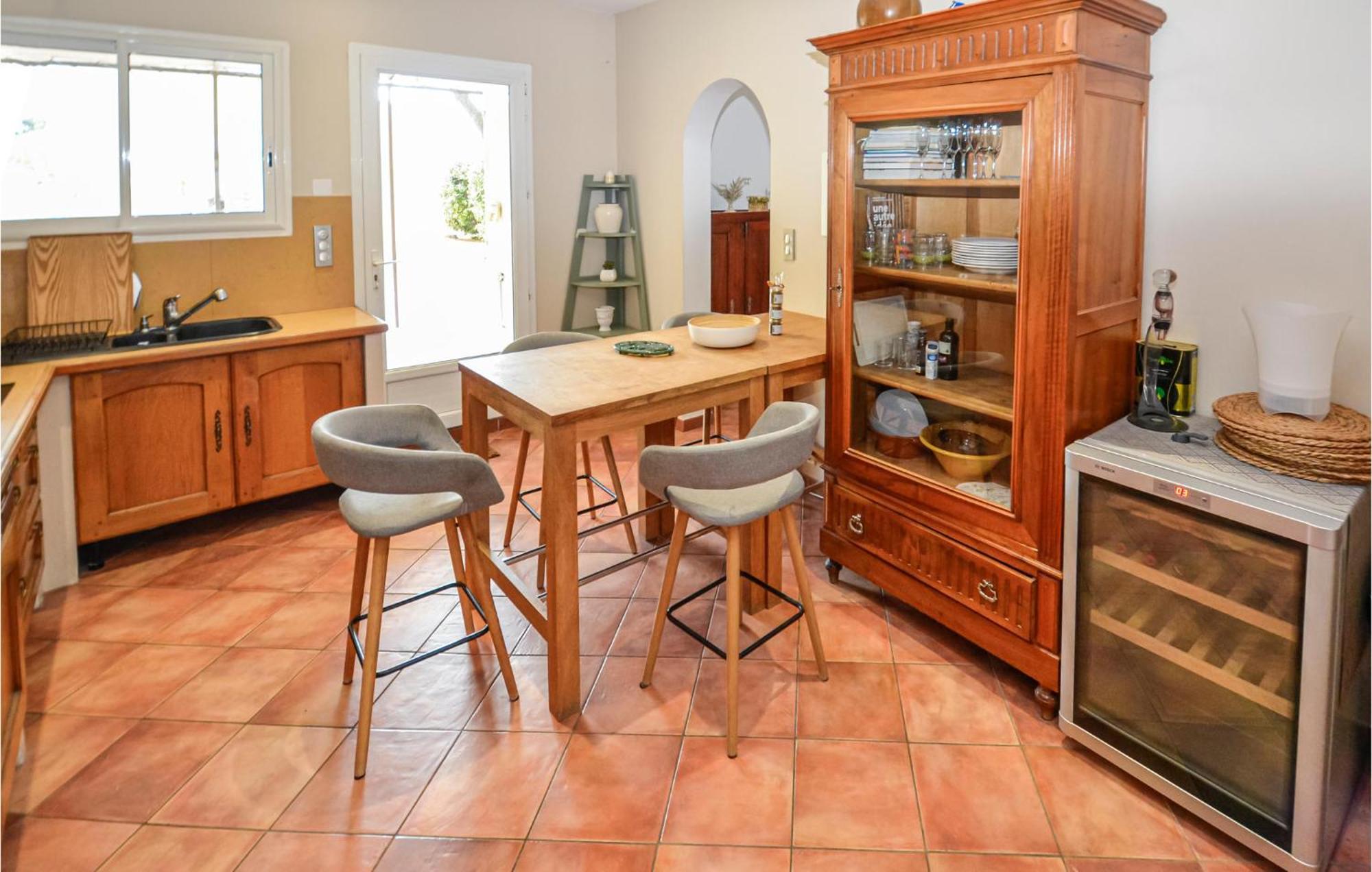 3 Bedroom Awesome Home In Chateuneuf De Gadagne Chateauneuf-de-Gadagne Exterior photo